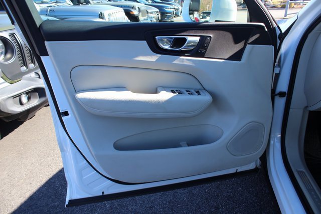 Used 2018 Volvo XC60 T6 Momentum w/ Advanced Package image 20