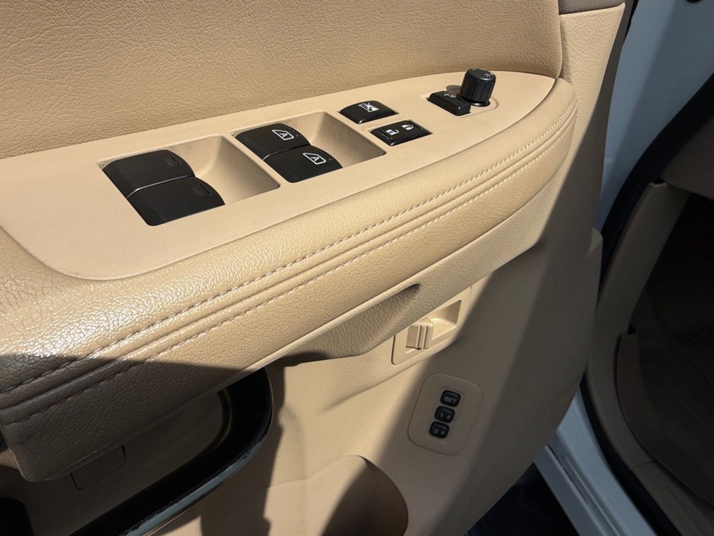 Used 2011 Nissan Armada Platinum w/ 2nd Row Captain Seat Pkg image 29