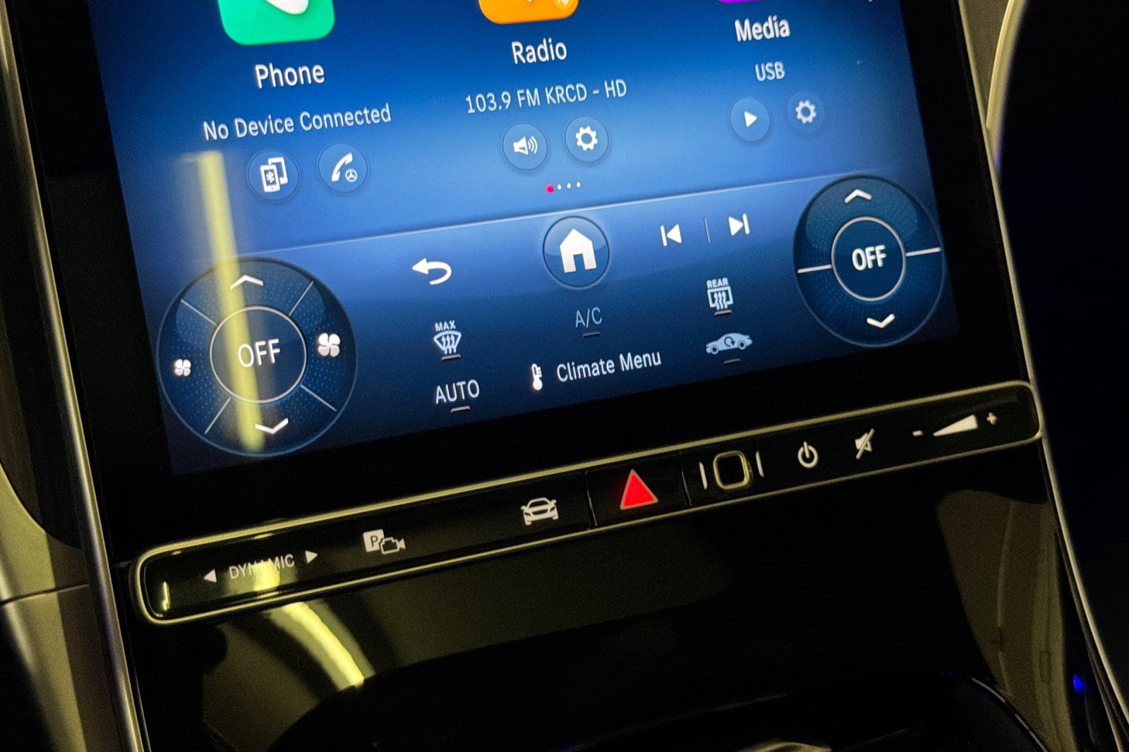 New 2026 Mercedes-Benz C 300 Sedan image 18