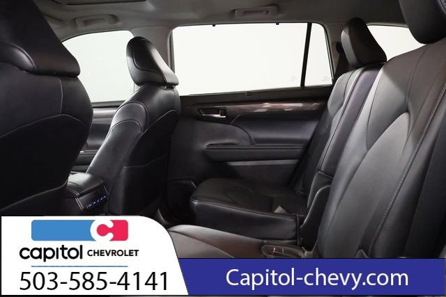 Used 2022 Toyota Highlander Limited AWD/4WD image 31