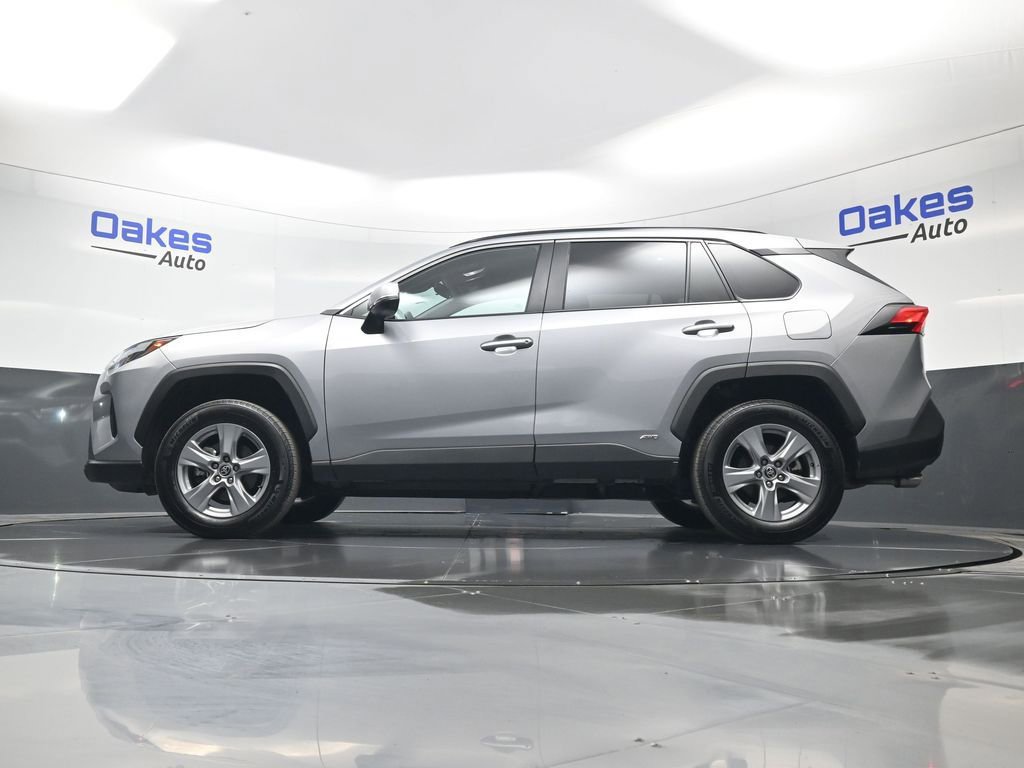 Used 2025 Toyota RAV4 XLE image 41