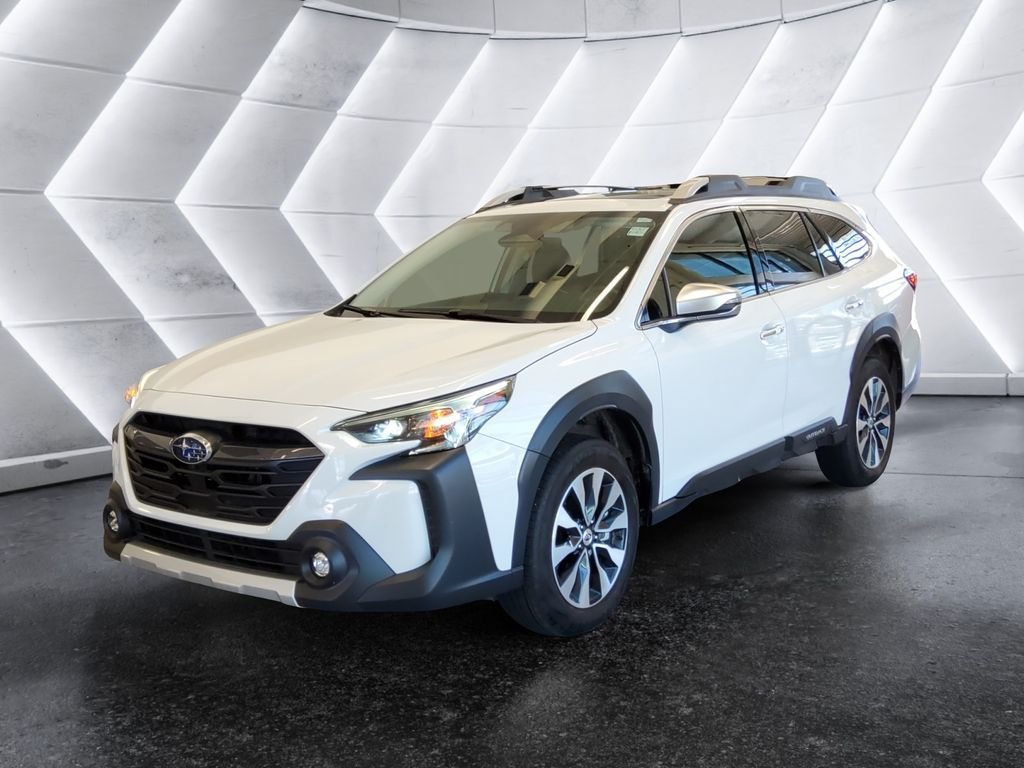 Used 2025 Subaru Outback Touring XT AWD/4WD image 3