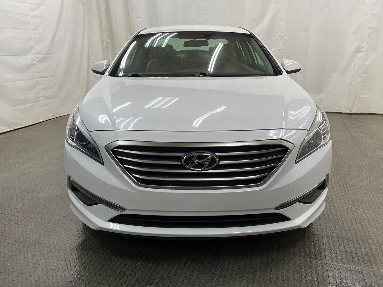 Used 2015 Hyundai Sonata SE FWD image 3