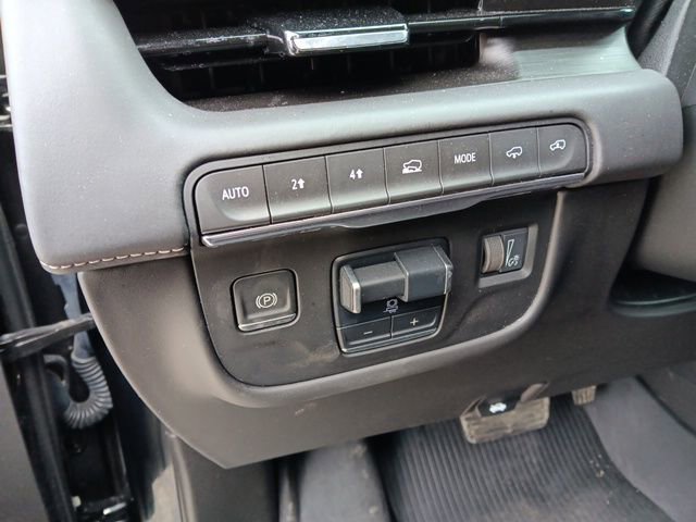 Used 2023 Cadillac Escalade Sport Platinum image 35