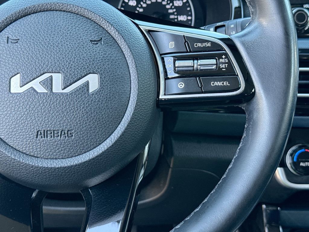 Used 2023 Kia Seltos S w/ Navigation Package FWD image 18