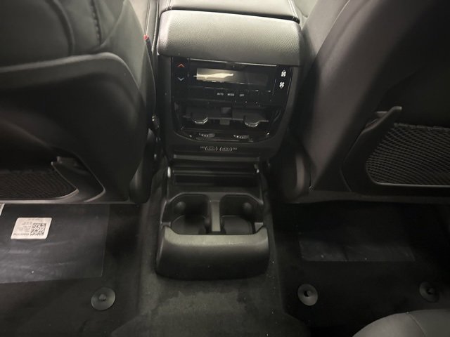 New 2025 Jeep Grand Cherokee L Laredo image 8