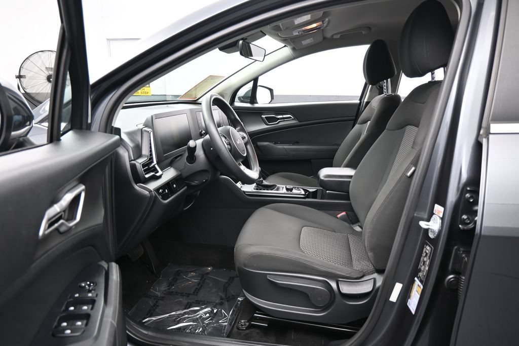 Used 2023 Kia Sportage LX AWD/4WD image 10