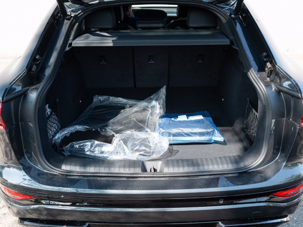 New 2027 Audi Q6 e-tron Prestige AWD/4WD image 6