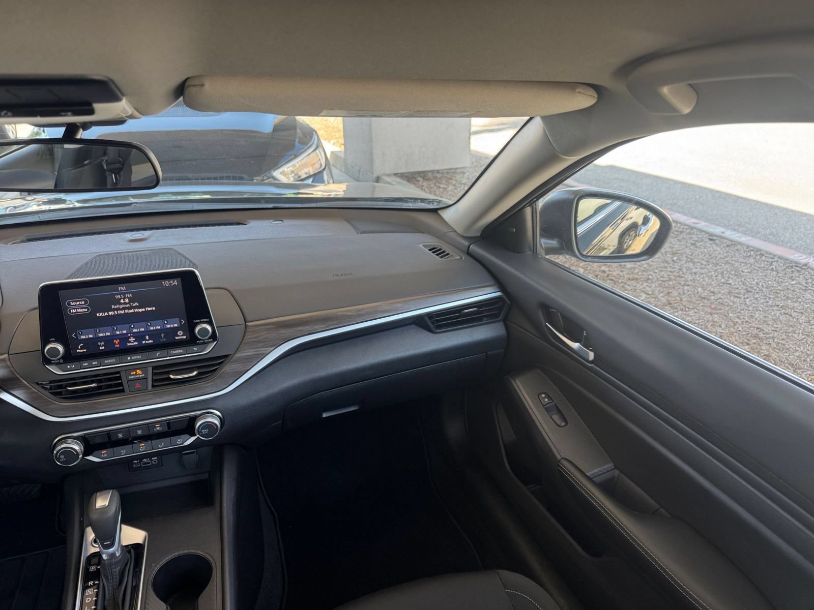 Used 2025 Nissan Altima 2.5 SV FWD image 36