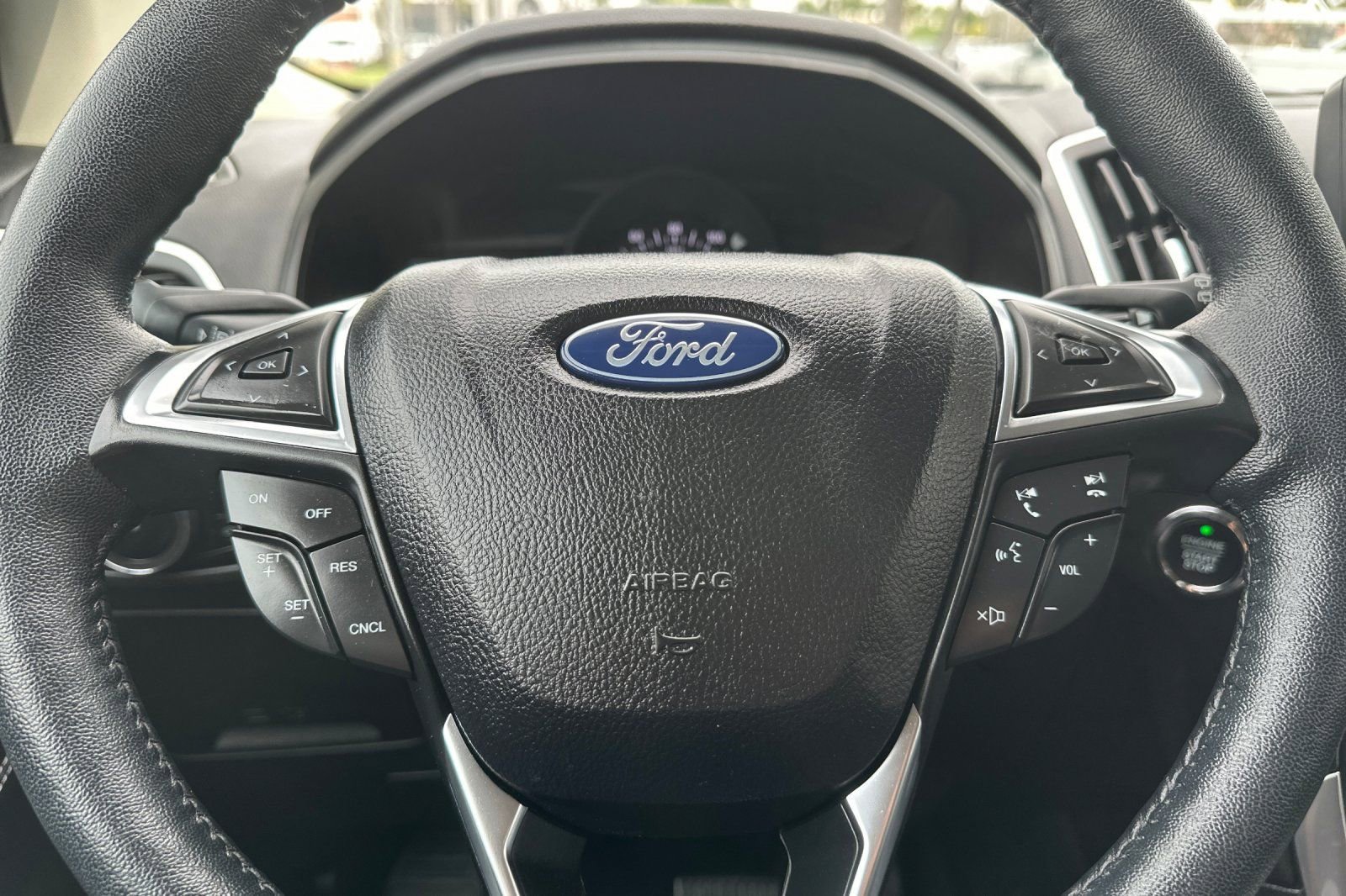 Used 2024 Ford Edge Titanium image 23