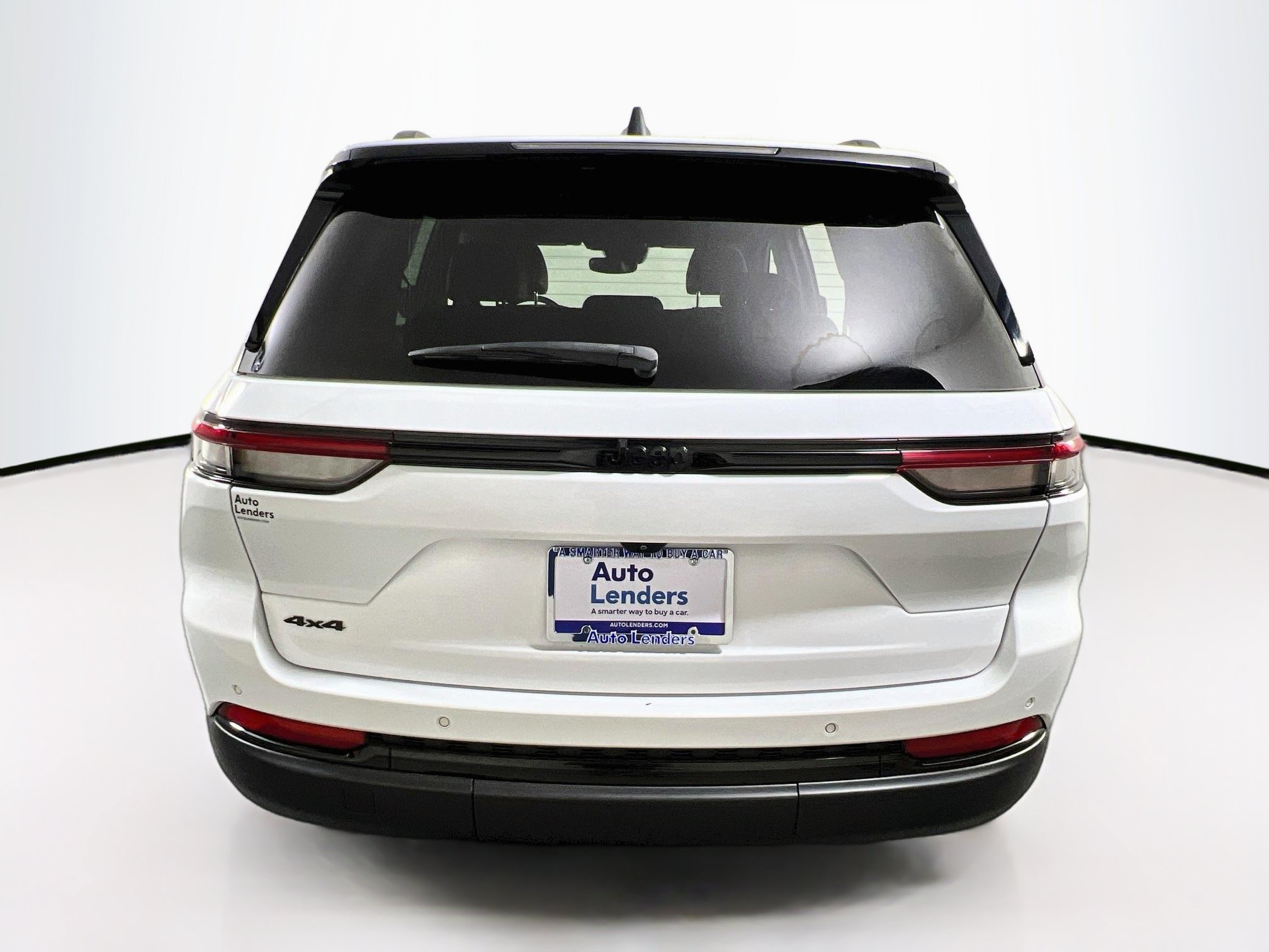 Used 2023 Jeep Grand Cherokee Altitude AWD/4WD image 6