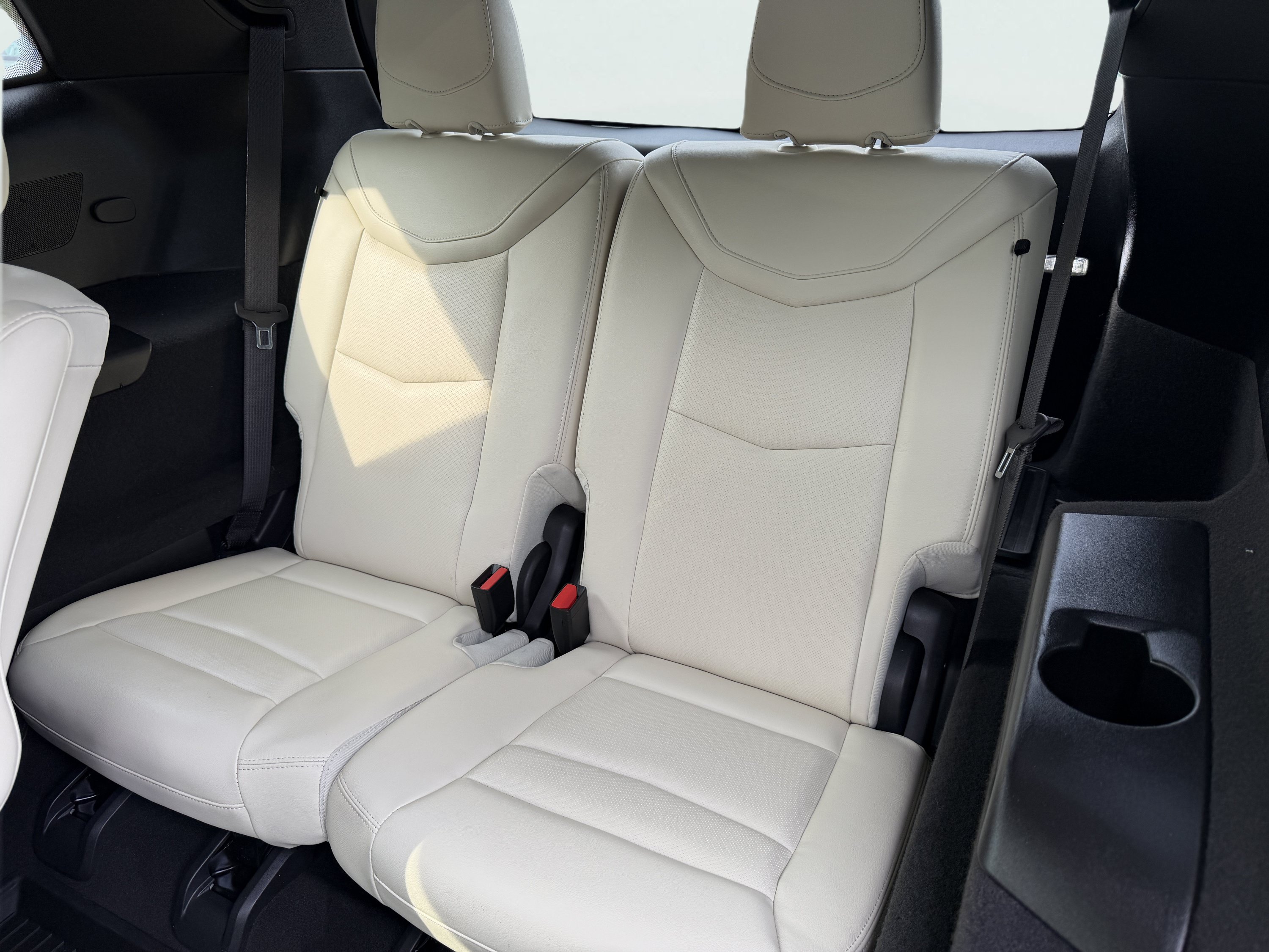 Used 2024 Cadillac XT6 Sport w/ LPO, Floor Liner Package AWD/4WD image 14