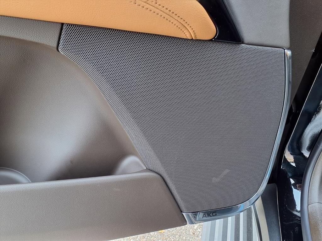 New 2026 Cadillac Escalade Luxury image 13