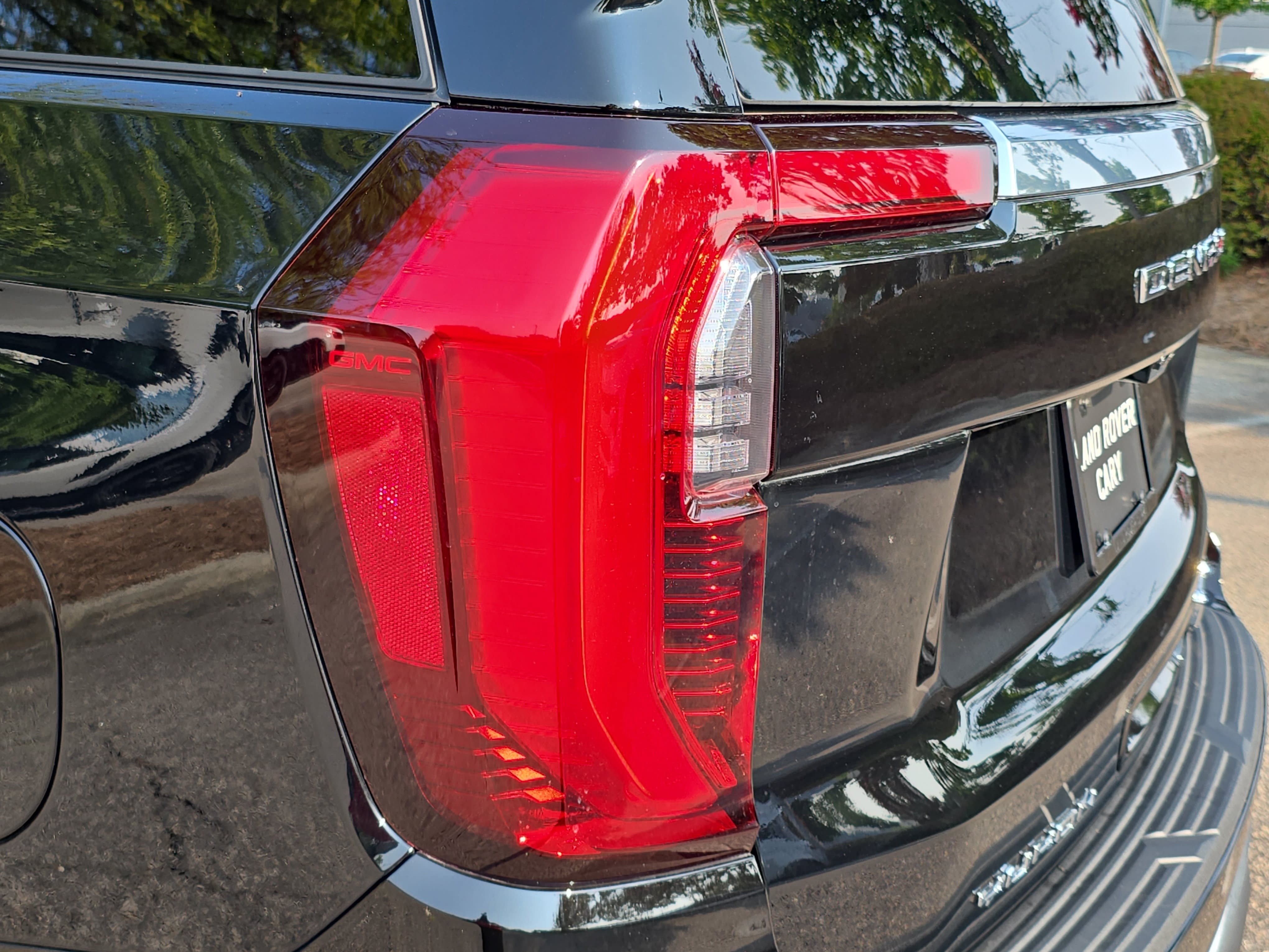 Used 2025 GMC Yukon Denali w/ Denali Reserve Package AWD/4WD image 36