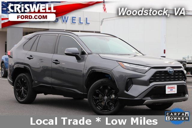 Used 2023 Toyota RAV4 SE image 1