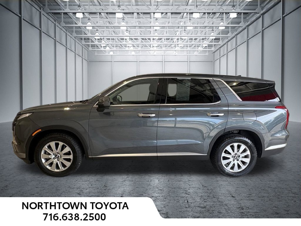 Used 2023 Hyundai Palisade SE AWD/4WD image 2