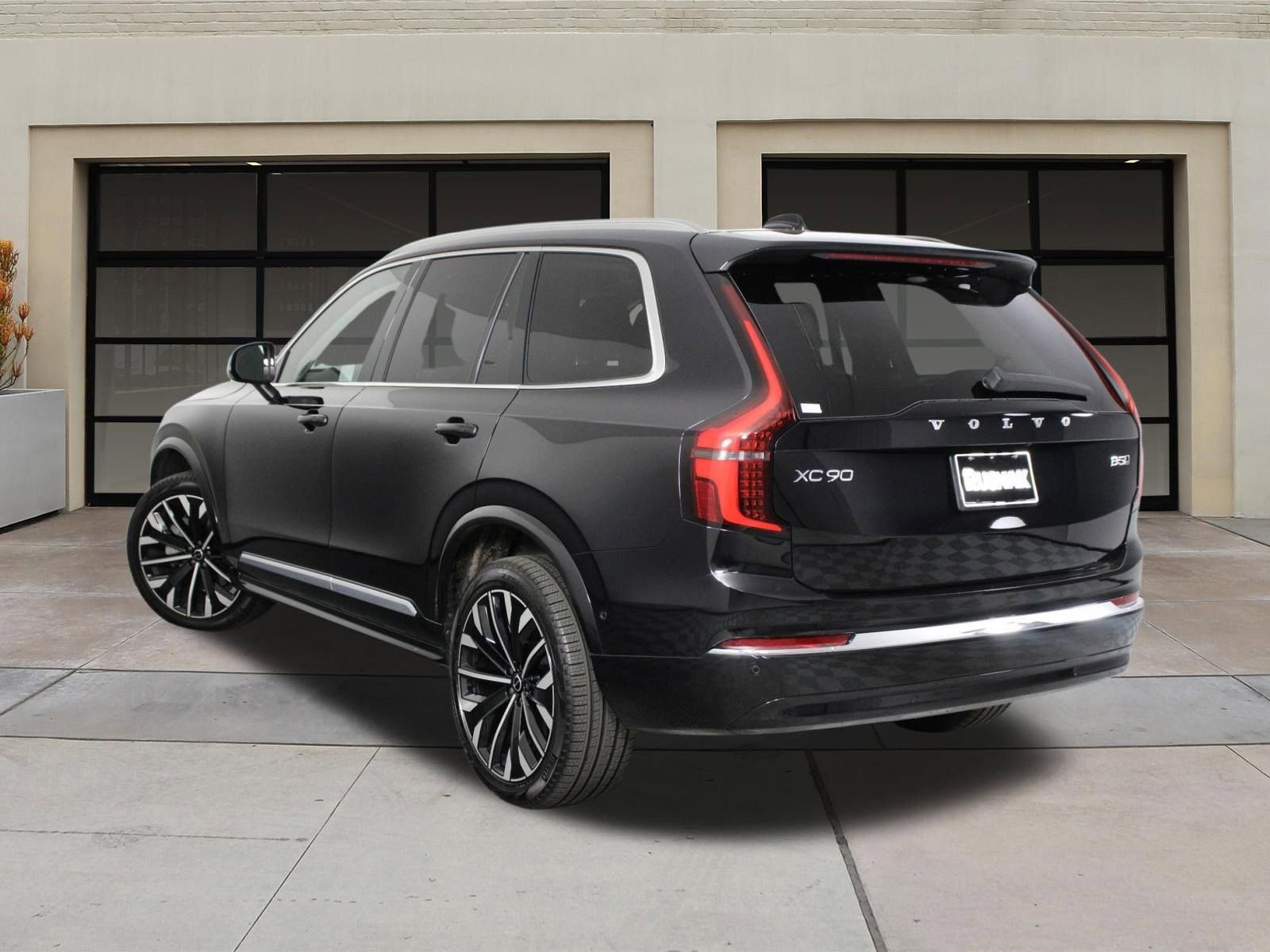 Certified 2026 Volvo XC90 B5 Plus image 2