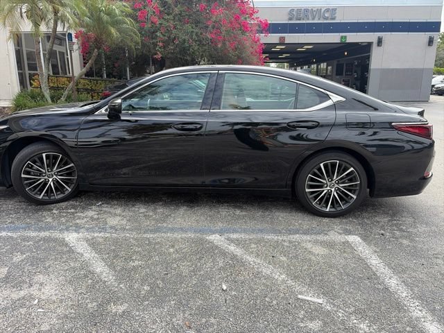Used 2024 Lexus ES 350 w/ Premium Package FWD image 11