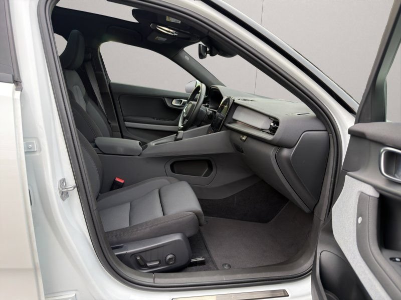 Used 2022 Polestar Polestar 2 w/ Plus Package AWD/4WD image 13