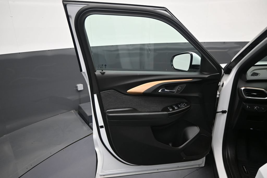 Used 2023 Chevrolet TrailBlazer ACTIV FWD image 11