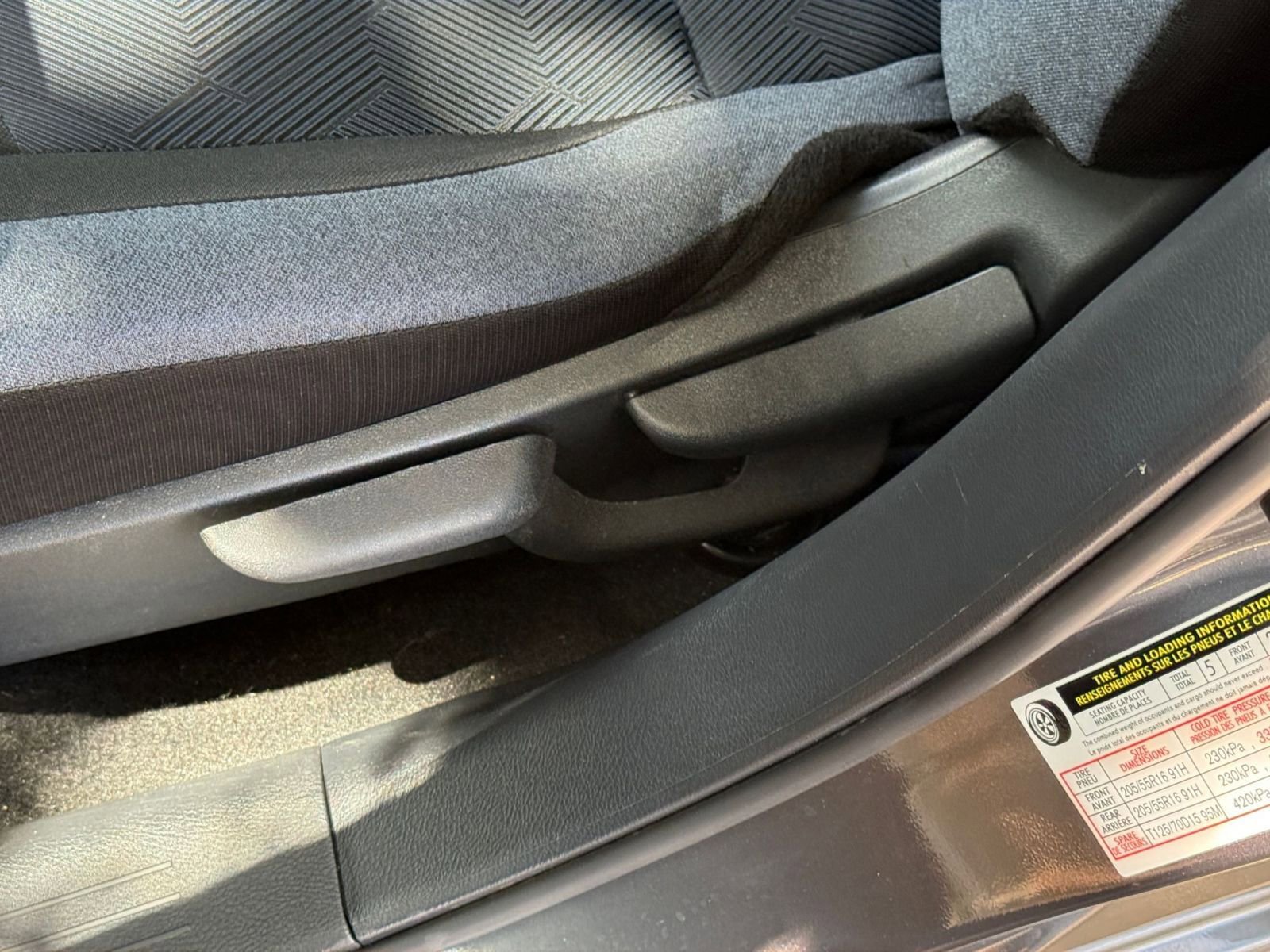 Used 2025 Nissan Versa SV w/ Trunk Package image 22