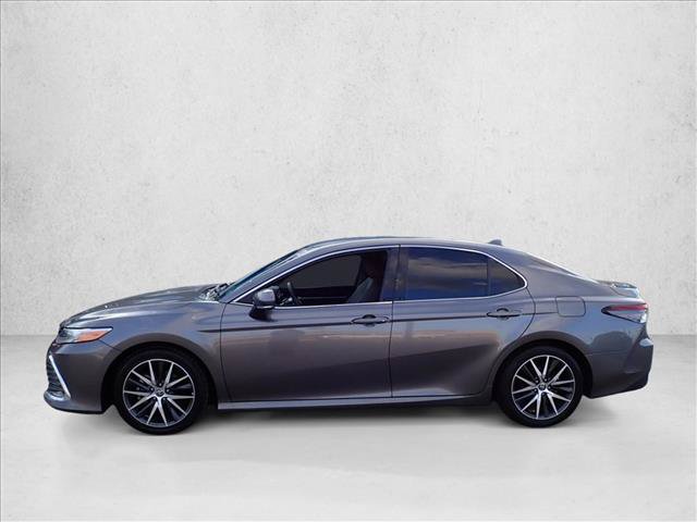 Used 2022 Toyota Camry XLE w/ Carpet Mat Package (TMS) FWD image 2