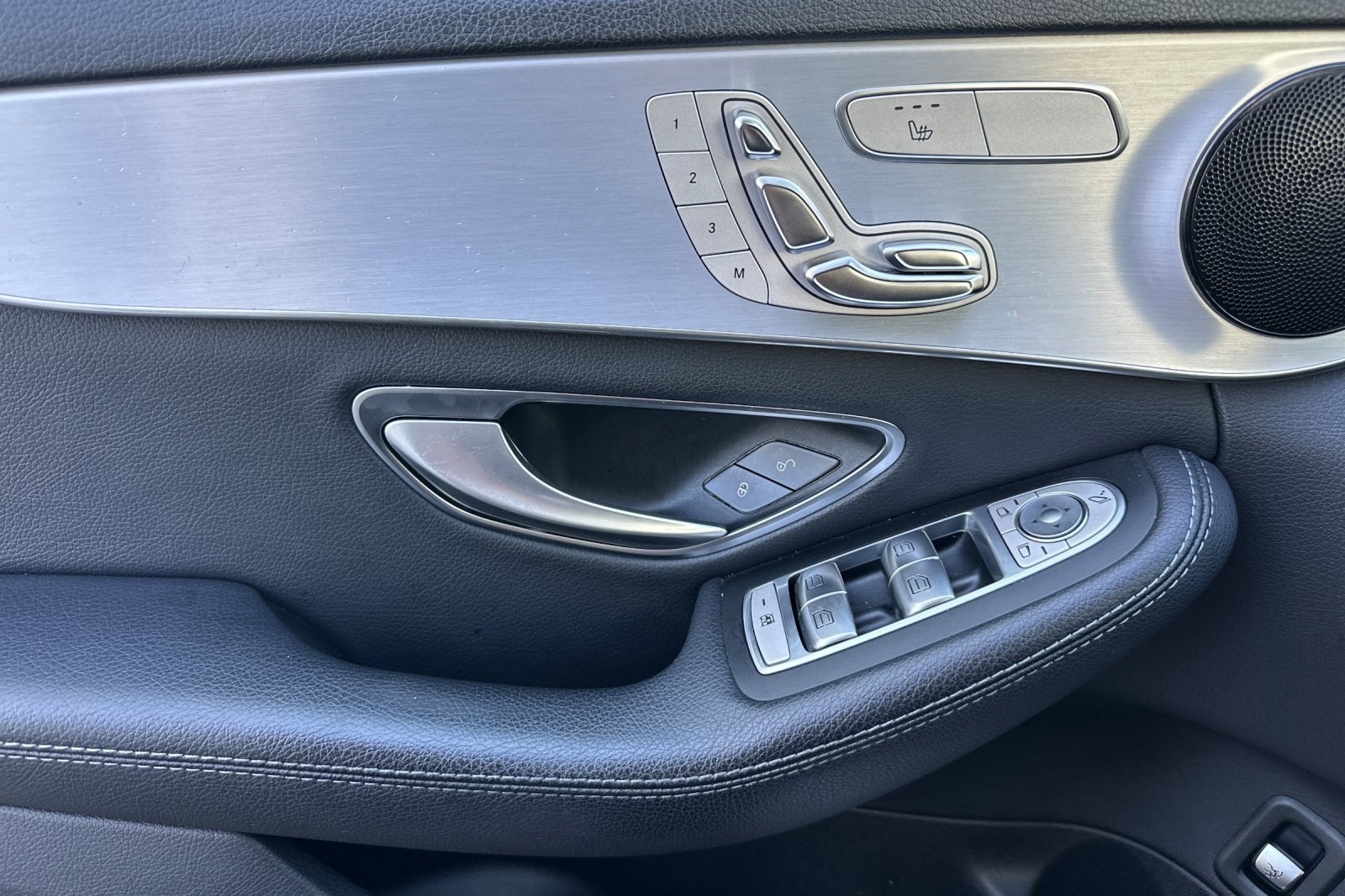 Used 2019 Mercedes-Benz C 300 Sedan image 10
