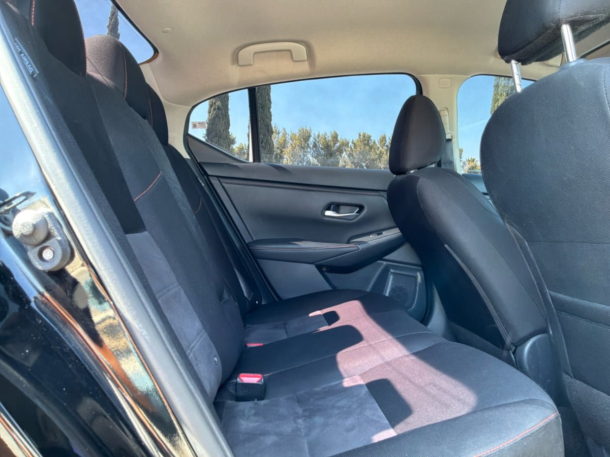 Used 2025 Nissan Sentra SR w/ Midnight Edition FWD image 19
