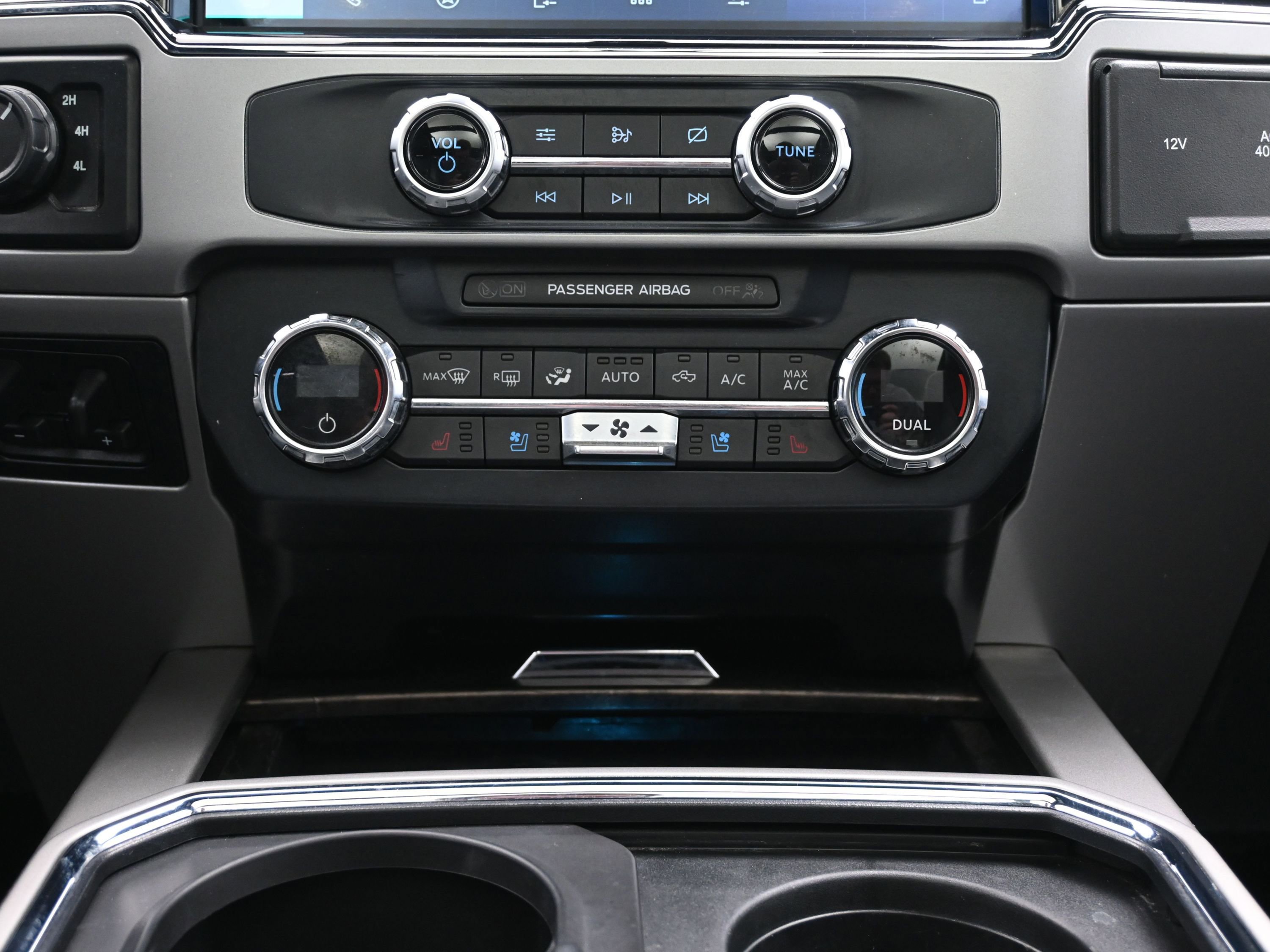 Used 2022 Ford F250 Lariat w/ Lariat Ultimate Package AWD/4WD image 36