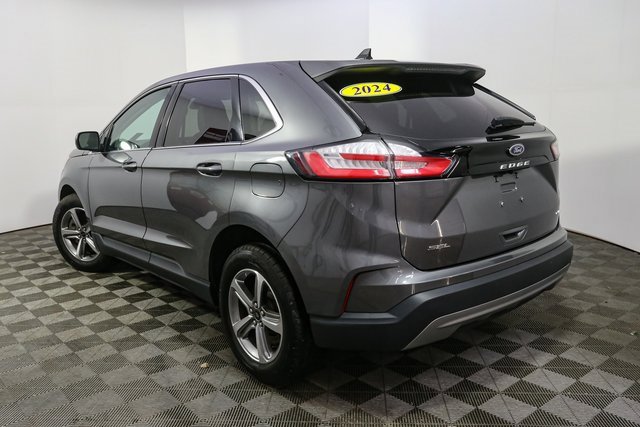 Used 2024 Ford Edge SEL w/ Convenience Package image 7