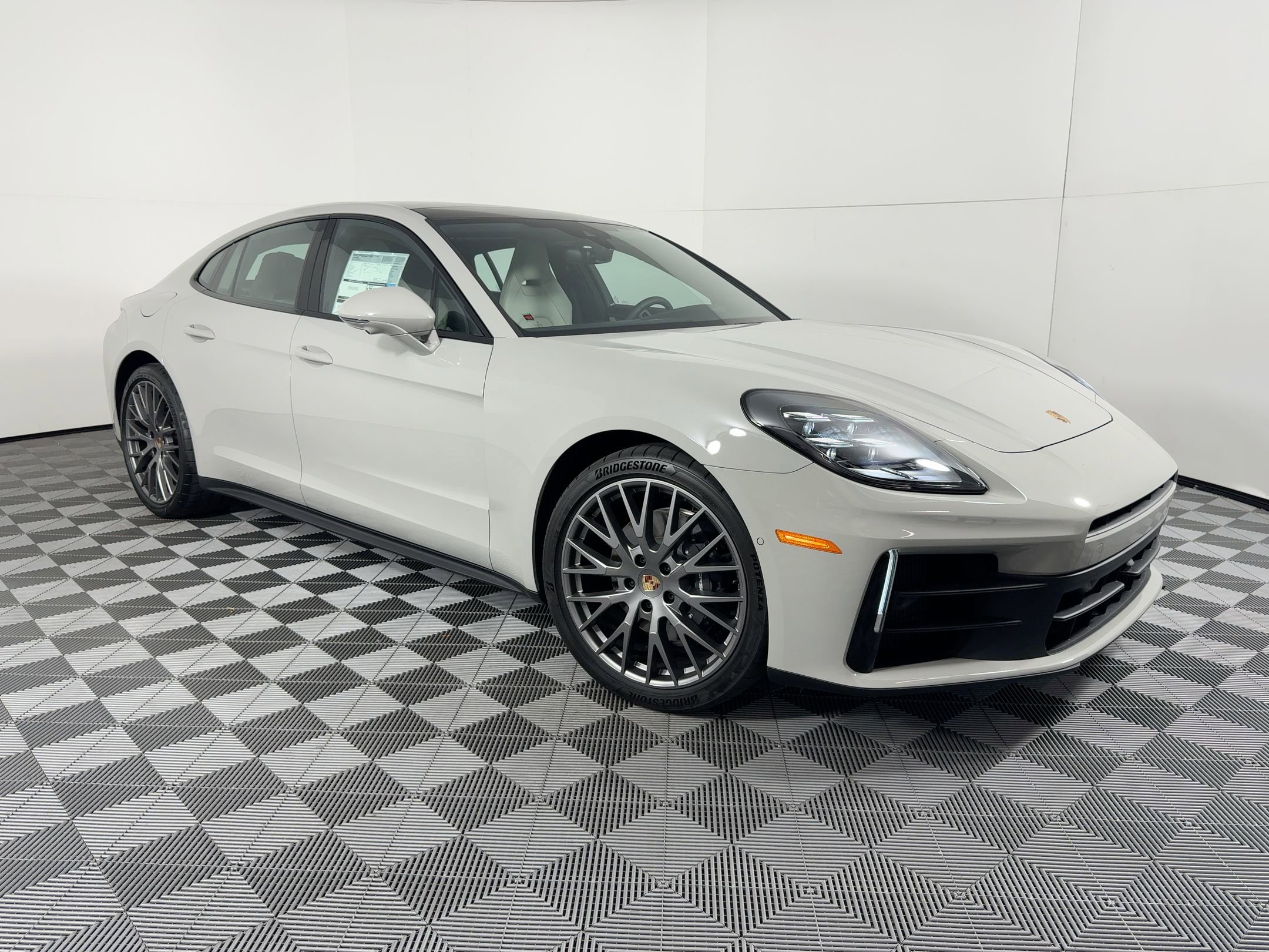 New 2026 Porsche Panamera image 7