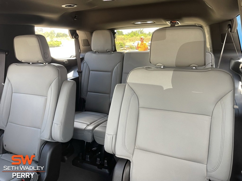Used 2023 GMC Yukon SLT w/ SLT Luxury Package image 26