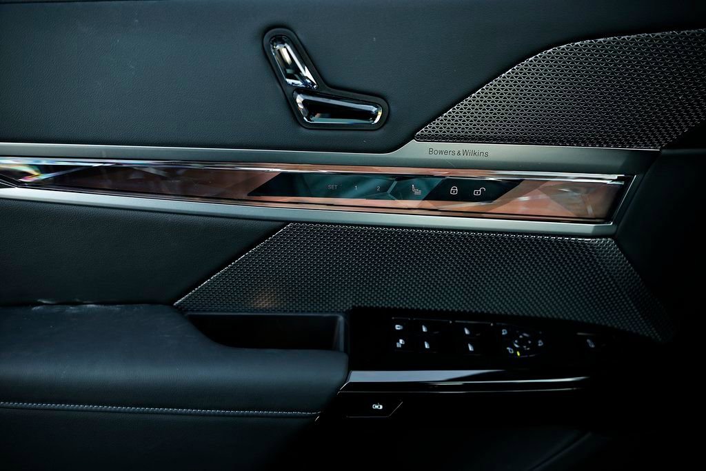 New 2026 BMW 740i w/ Executive Package image 14