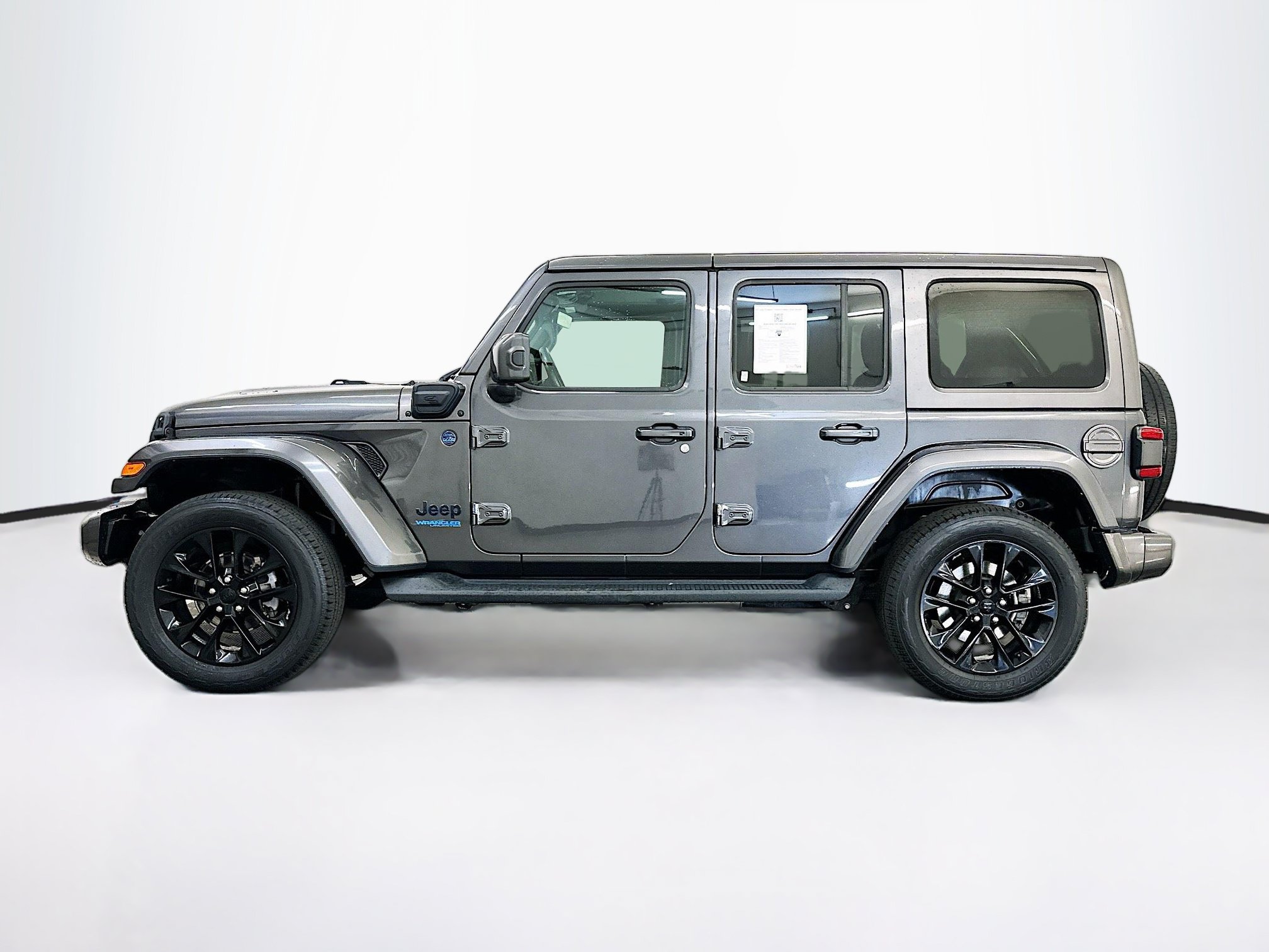 Used 2021 Jeep Wrangler Unlimited Sahara AWD/4WD image 4