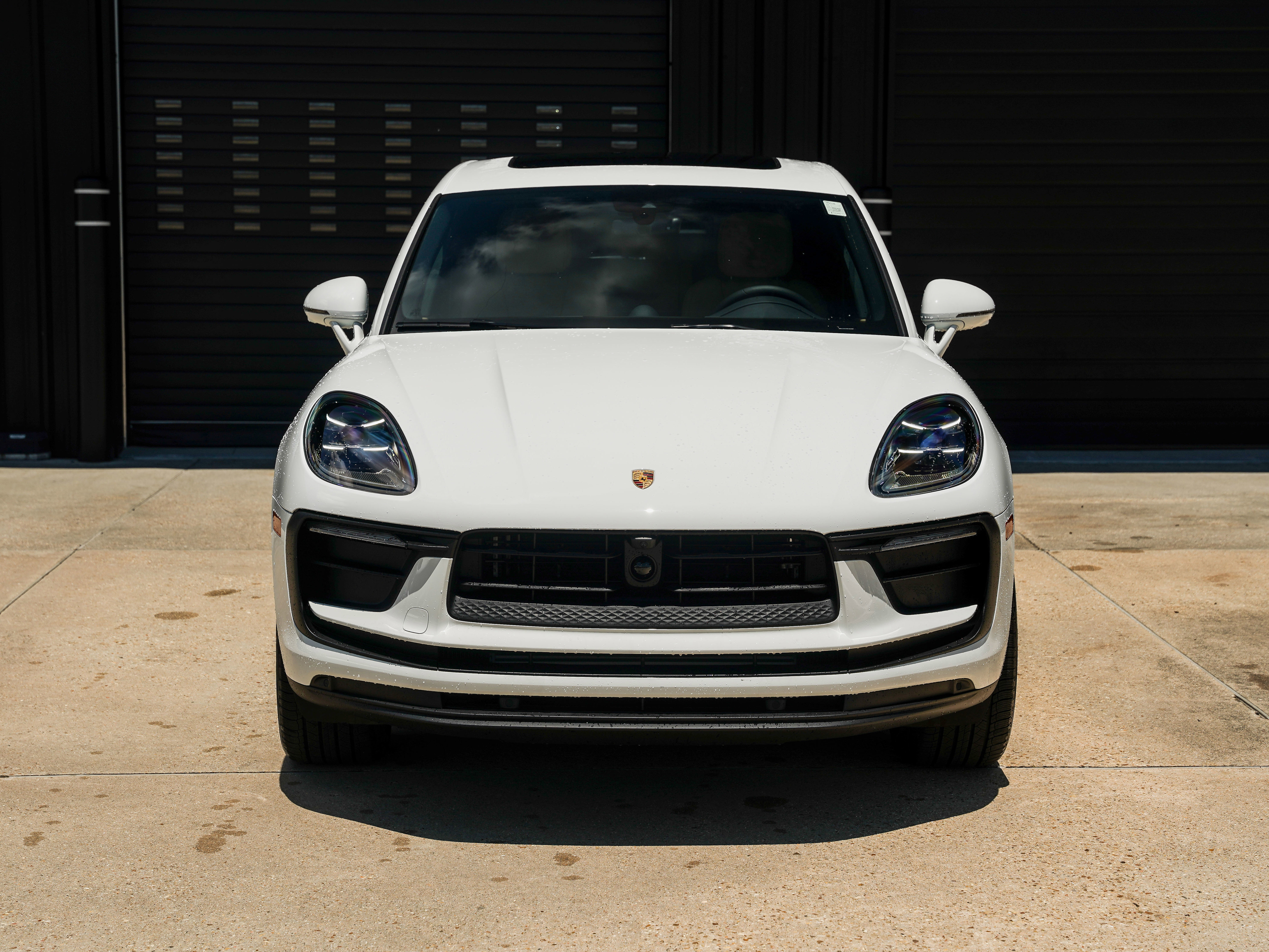 Certified 2025 Porsche Macan image 6