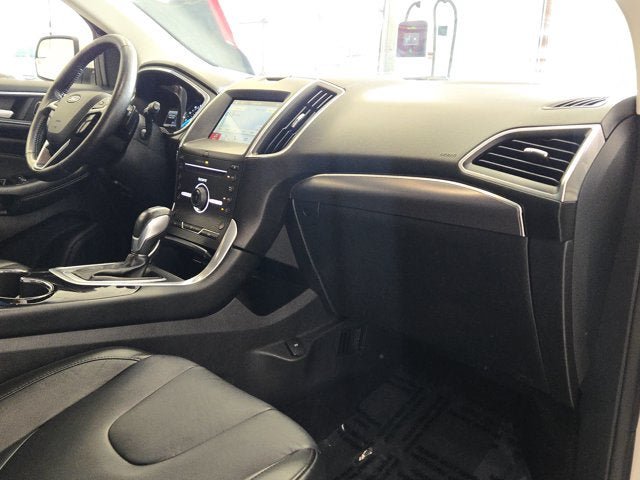 Used 2016 Ford Edge Titanium w/ Class II Trailer Tow Package AWD/4WD image 4