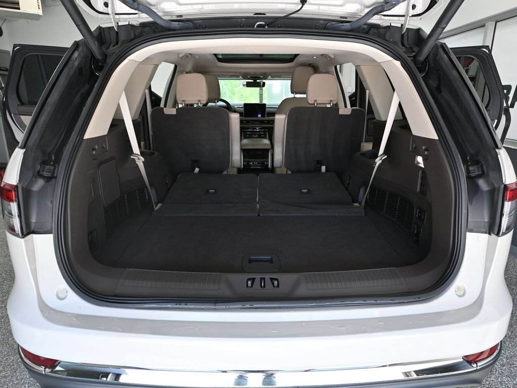 Used 2023 Lincoln Aviator Reserve AWD/4WD image 43