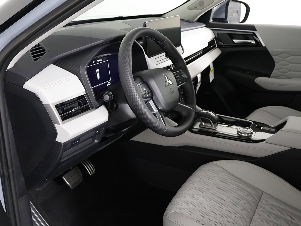 New 2025 Mitsubishi Outlander SEL image 29