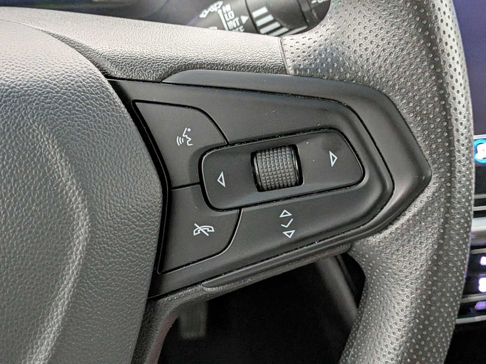 Used 2023 Chevrolet Bolt LT w/ Driver Confidence Package FWD image 24