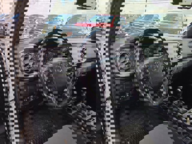 Used 2021 Toyota Tacoma TRD Off-Road w/ Technology Package image 8