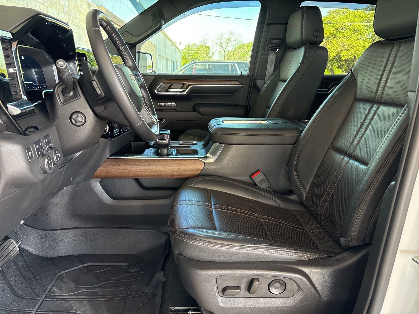 Used 2022 Chevrolet Silverado 1500 High Country w/ High Country Premium Package image 15