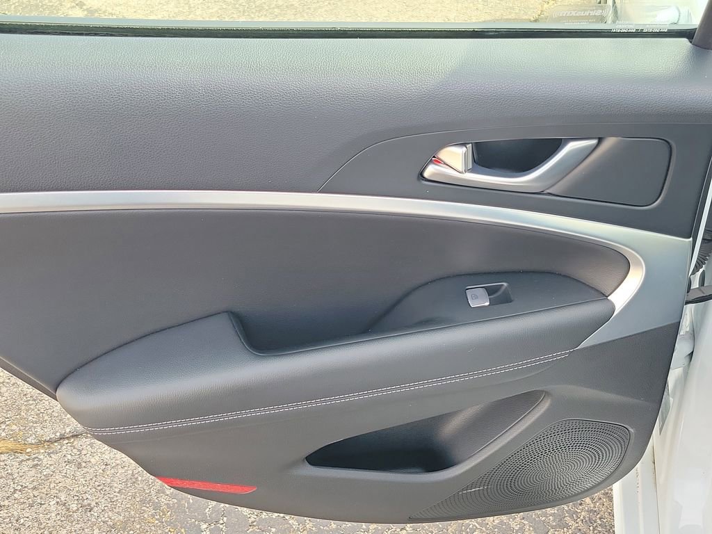 Used 2023 Genesis G70 2.0T image 10