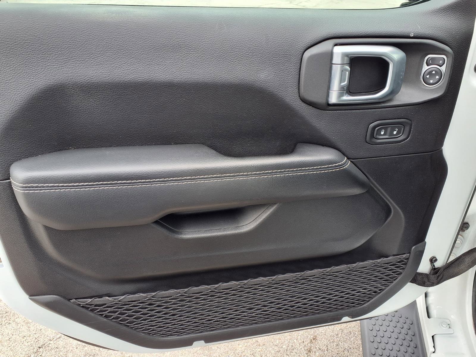 Used 2022 Jeep Wrangler Unlimited Sahara image 15