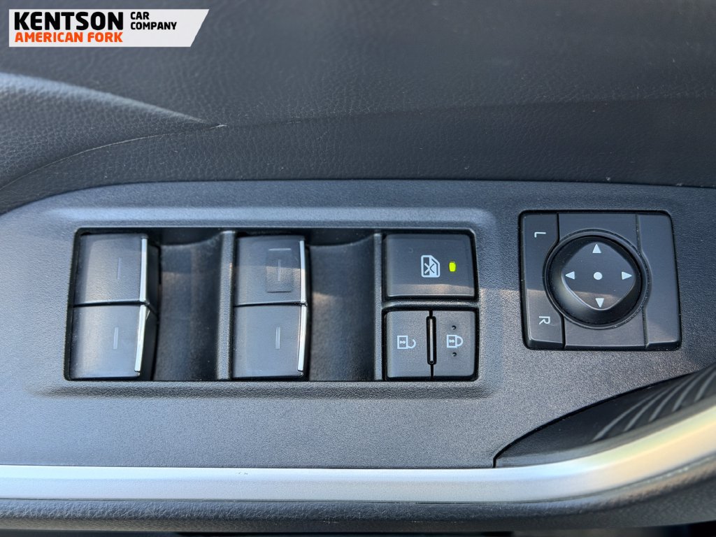 Used 2025 Toyota RAV4 XLE AWD/4WD image 20