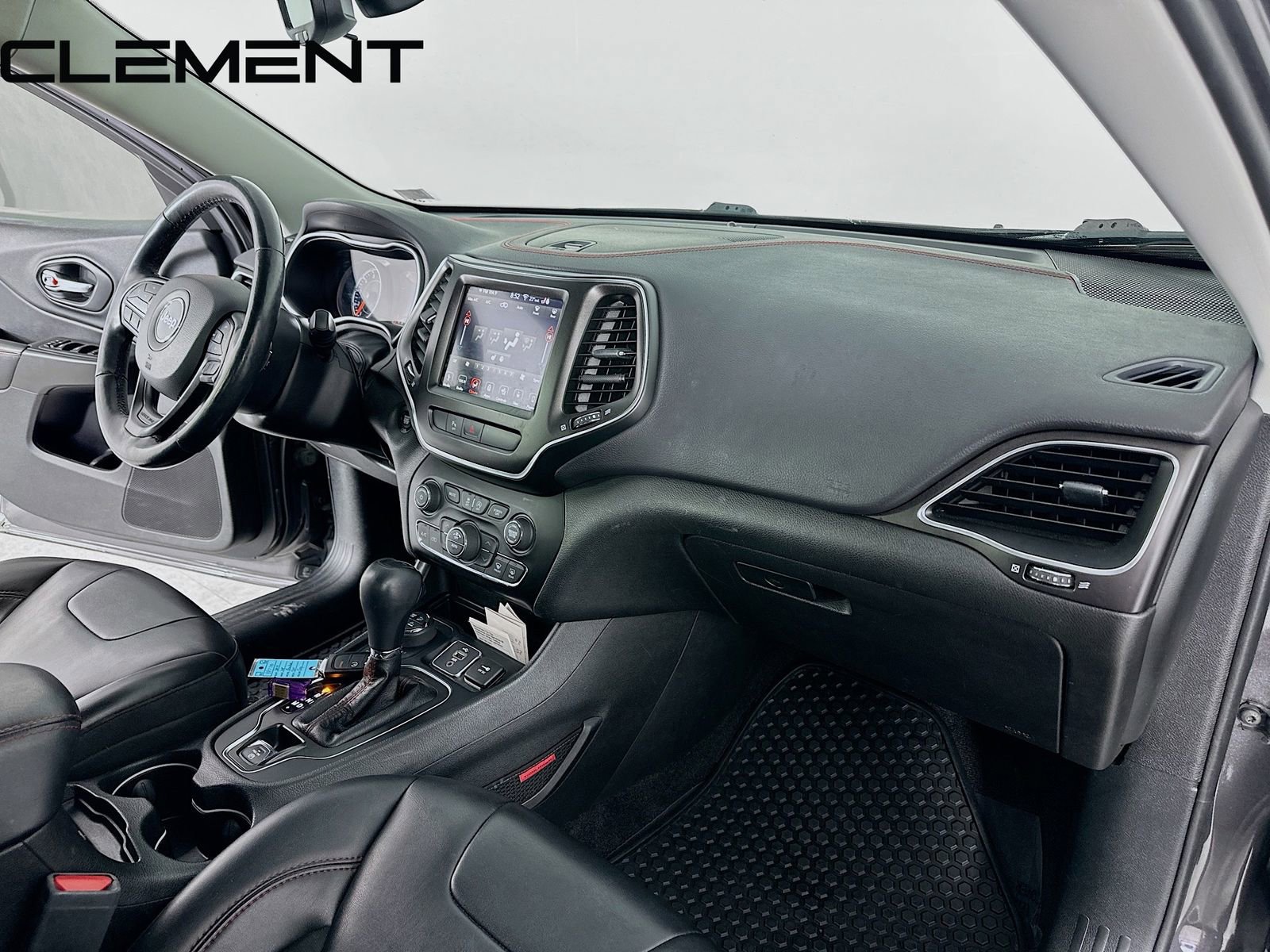 Used 2019 Jeep Cherokee Trailhawk w/ Cold Weather Group image 34