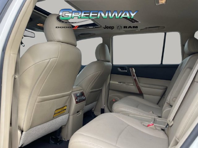 Used 2012 Toyota Highlander Limited w/ Tow Pkg FWD image 15