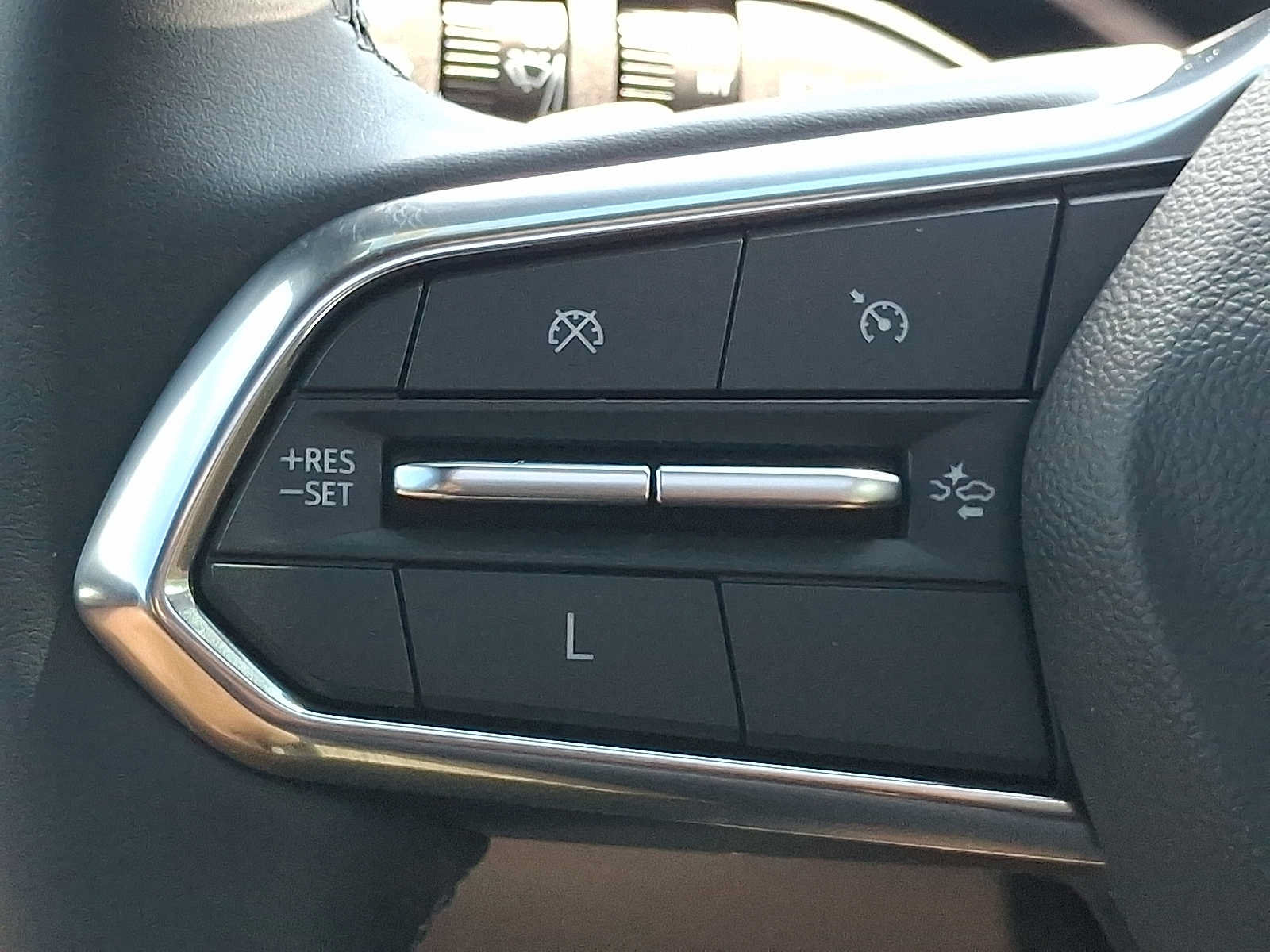 Used 2025 Chevrolet Equinox ACTIV w/ Safety and Technology Package AWD/4WD image 22