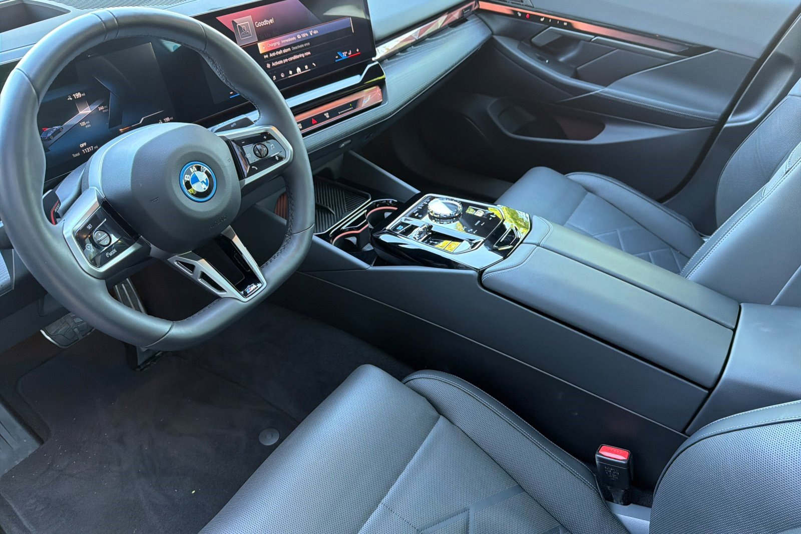 Used 2025 BMW i5 xDrive40 w/ Executive Package image 11
