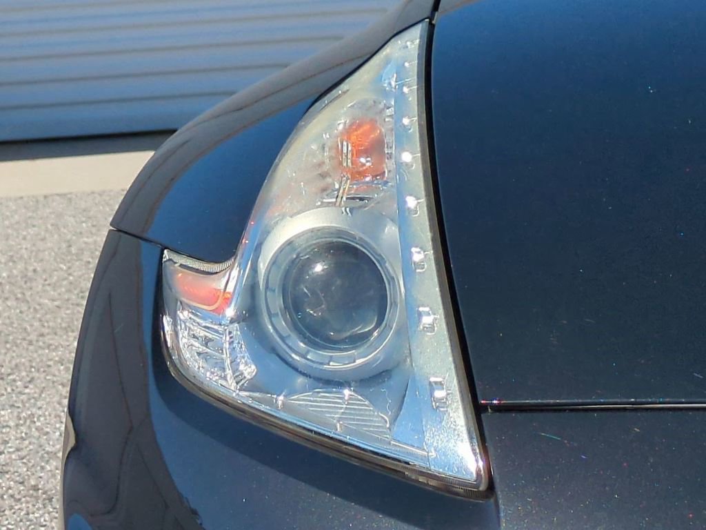 Used 2017 Nissan 370Z Touring image 10