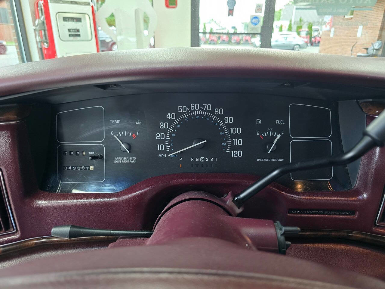 Used 1996 Buick Roadmaster Sedan RWD image 39